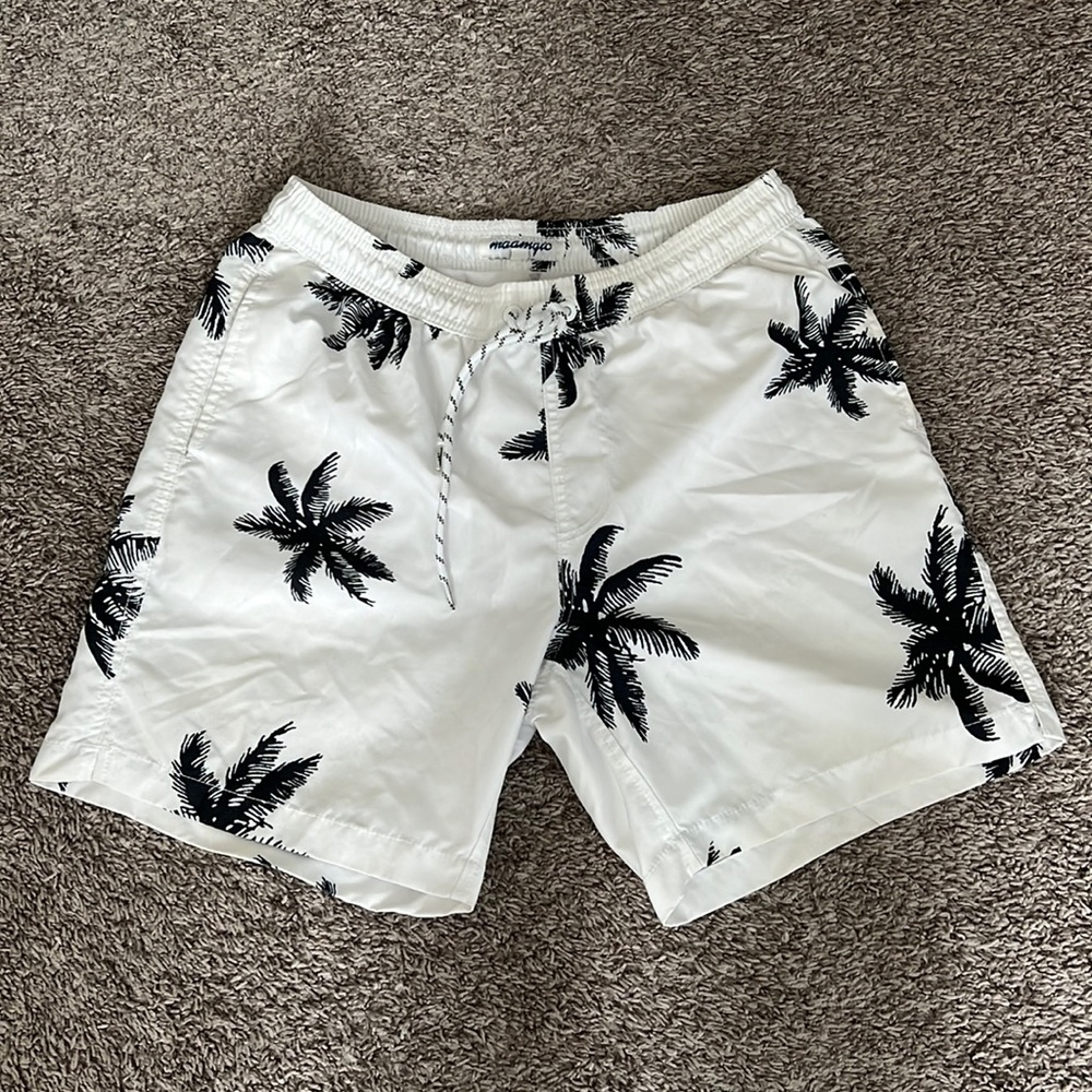 Men’s Swim Trunks, Large, Barely Worn